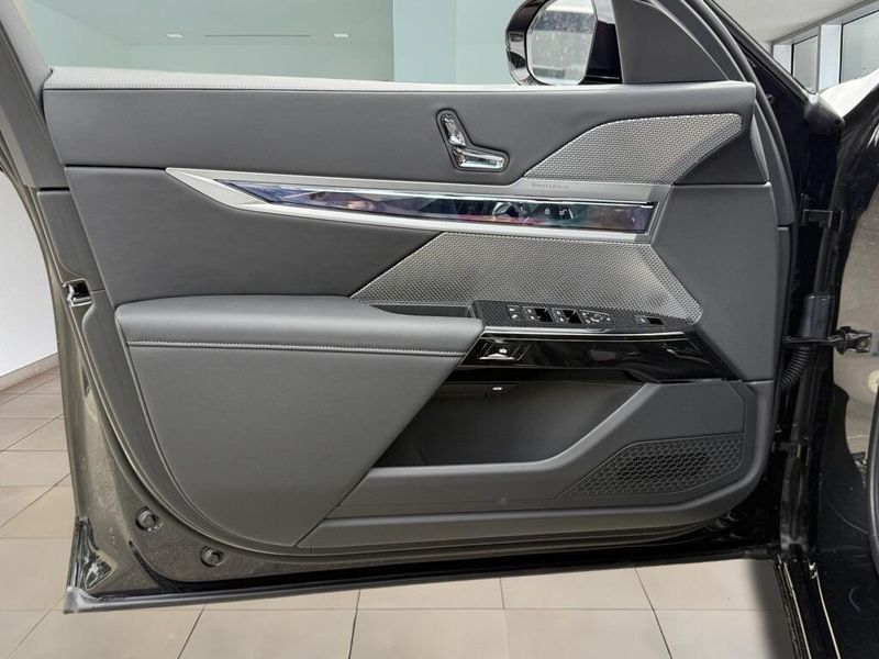 2025 BMW i7 eDrive50Image 17
