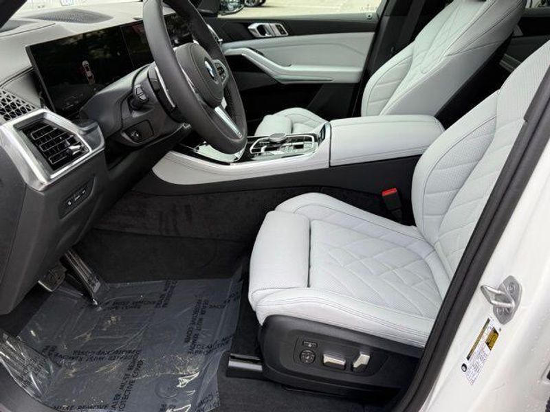 New 2026 BMW X5 sDrive40iImage 17