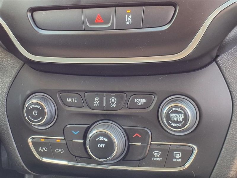 2021 Jeep Cherokee Latitude photo 7
