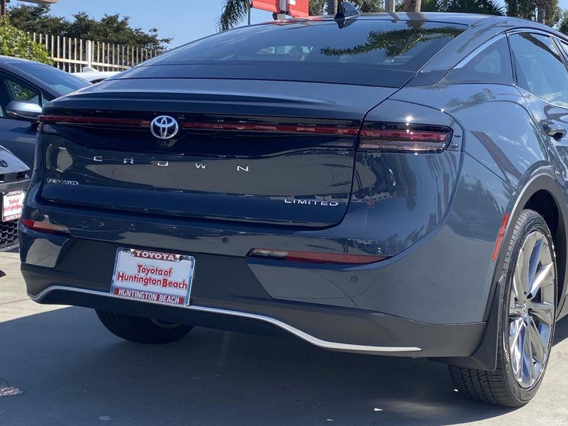 New 2026 Toyota Crown LimitedImage 4