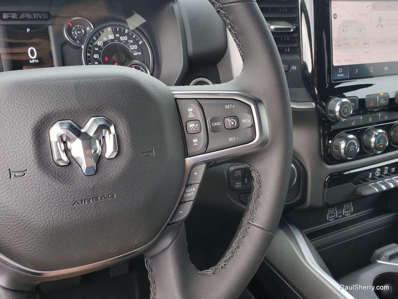 2025 RAM 1500 Big Horn Crew Cab 4x4 5