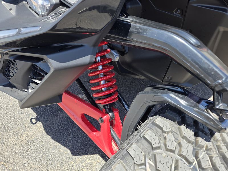 2025 Can-Am MAVERICK R MAX X RS 999T DCT DUSTY NAVY AND LEGION RED Image 16