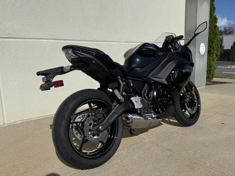 2025 Kawasaki NINJA 650Image 3