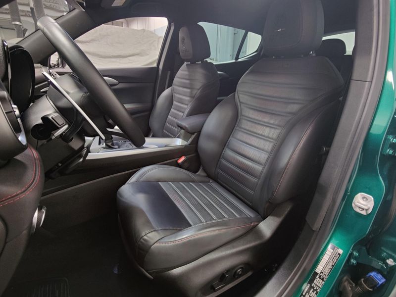 Used 2025 Alfa Romeo Tonale Tributo Italiano eAWDImage 17