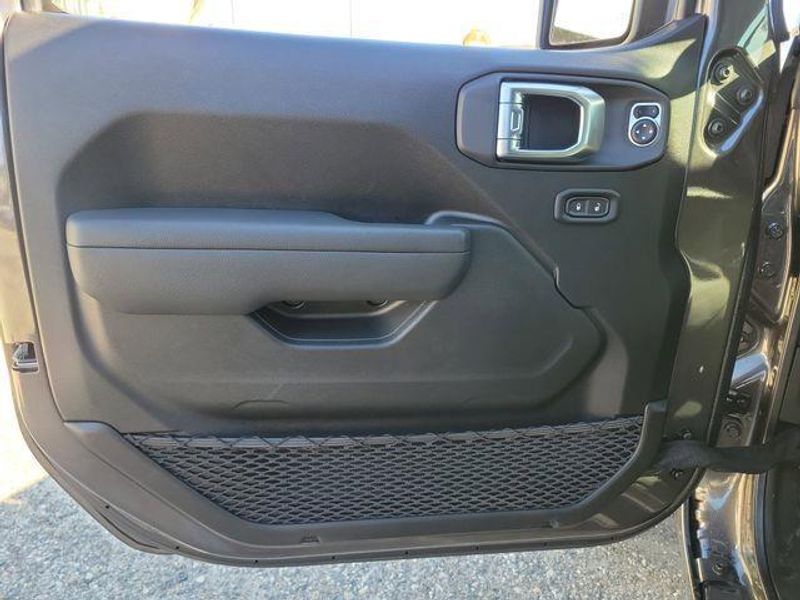 New 2026 Jeep Gladiator Sport S 4x4