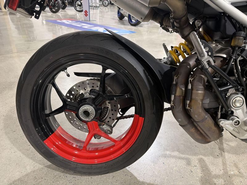 Used 2022 Ducati HYPERMOTARD 950 RVE Image 21