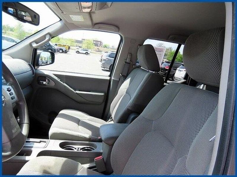 2014 Nissan Frontier SVImage 14