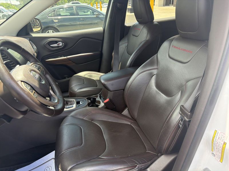 Used 2016 Jeep Cherokee TrailhawkImage 28