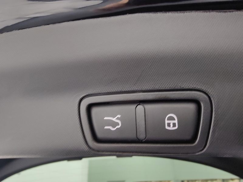 Used 2024 Alfa Romeo Stelvio Veloce AWD w/Sunrof/Activ AsstImage 15