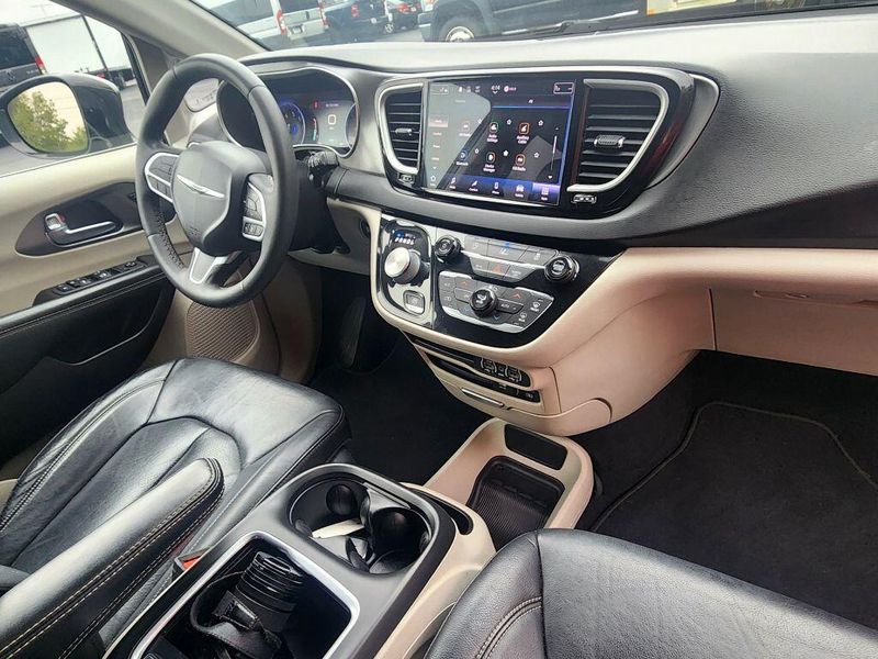 2022 Chrysler Pacifica Touring LImage 29