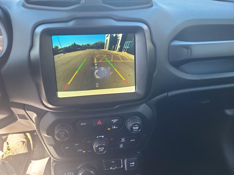 Used 2023 Jeep Renegade LatitudeImage 8