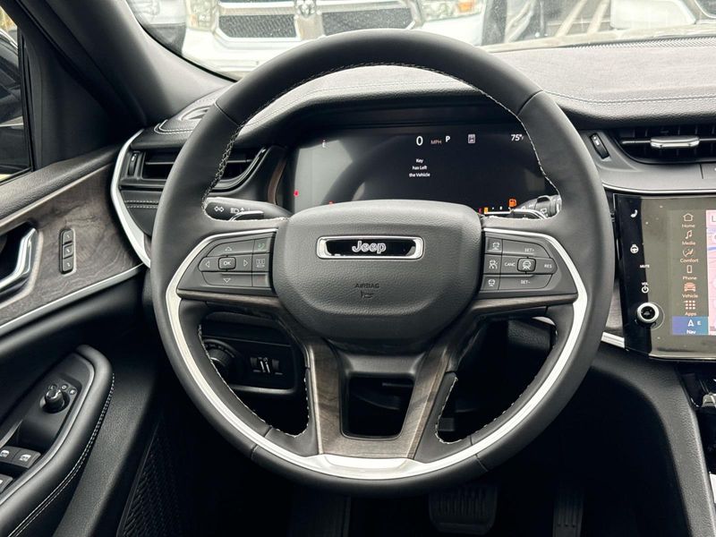 New 2026 Jeep Grand Cherokee Limited 4x4