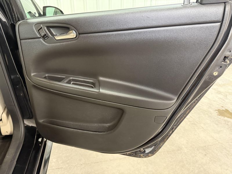 Used 2012 Chevrolet Impala LT FleetImage 7