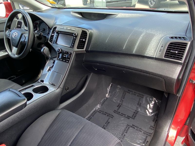 2013 Toyota Venza LEImage 11