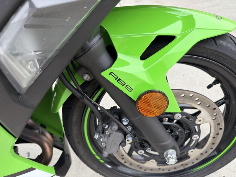 Used 2025 Kawasaki NINJA 500 KRT SE ABS Image 28