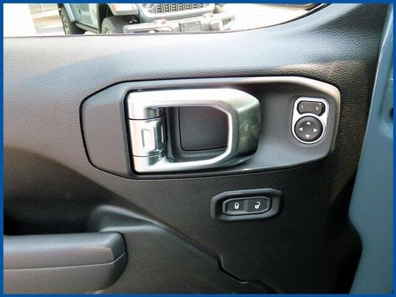 New 2025 Jeep Wrangler Sport SImage 13