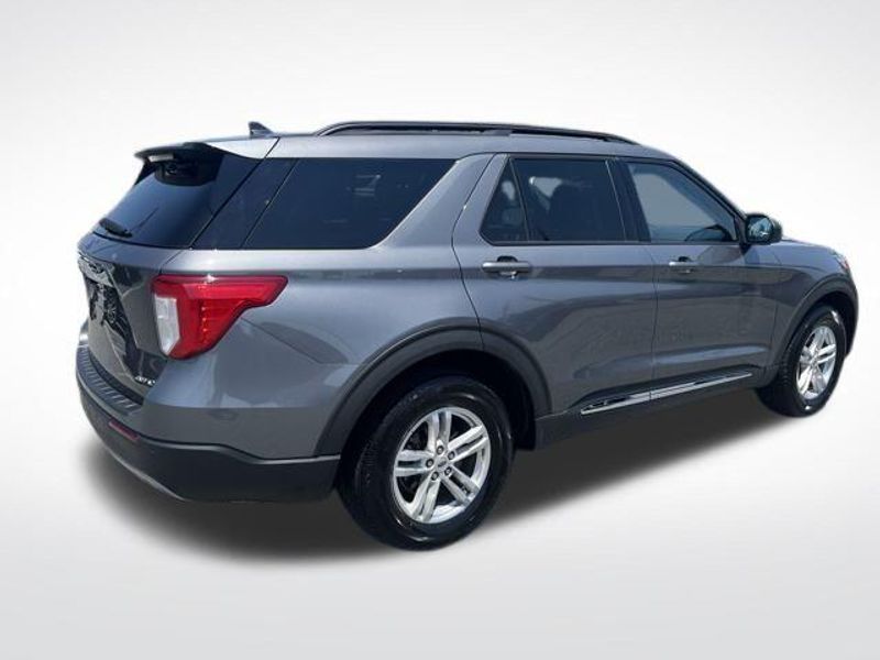 Used 2024 Ford Explorer XLT