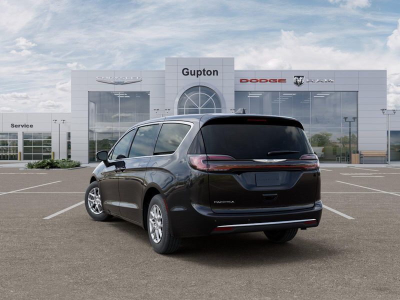 New 2026 Chrysler Pacifica SelectImage 23