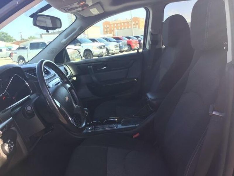 2017 Chevrolet Traverse LTImage 12