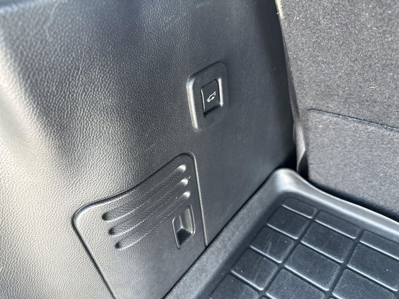 Used 2017 Ford Expedition PlatinumImage 18