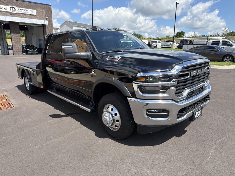 New 2026 RAM 3500 Tradesman Crew Cab Chassis 4x4 60