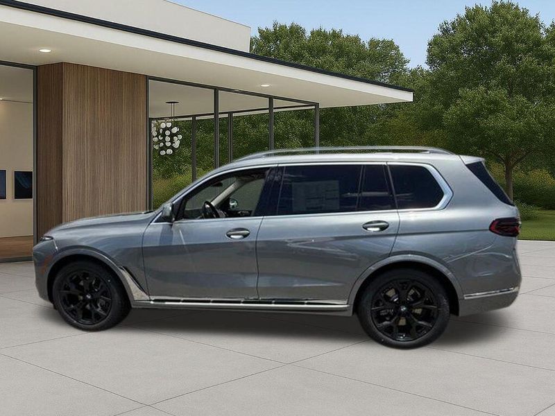 New 2027 BMW X7 xDrive40iImage 13