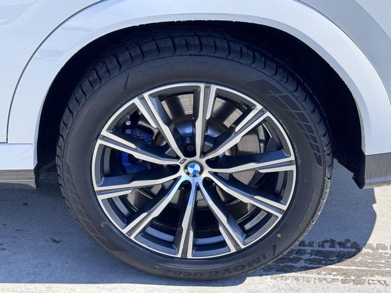 2022 BMW X6 M50iImage 17