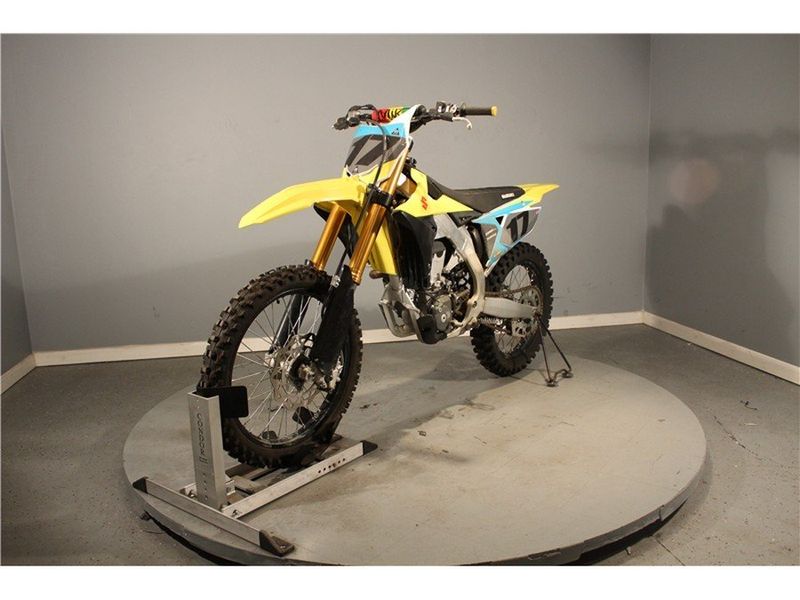 2019 Suzuki RM-Z in a Yellow exterior color. Greater Boston Motorsports 781-583-1799 pixelmotiondemo.com 