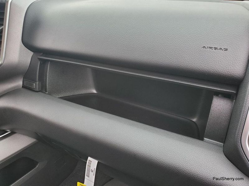 2025 RAM 1500 Big Horn Crew Cab 4x4 5