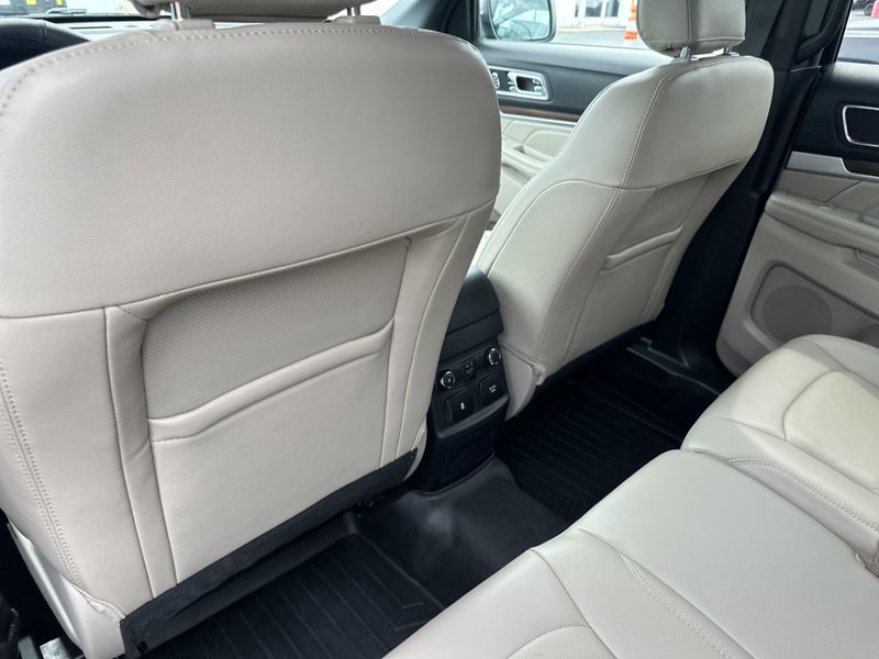 2019 Ford Explorer LimitedImage 15