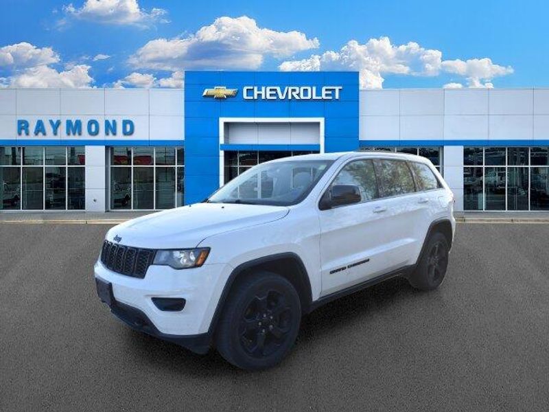 Used 2020 Jeep Grand Cherokee LaredoImage 7