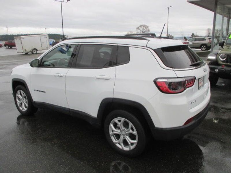 Used 2024 Jeep Compass LatitudeImage 13
