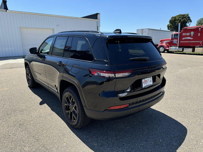 2024 Jeep Grand Cherokee Altitude X 4x4Image 6