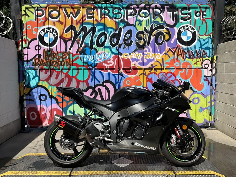 Used 2021 Kawasaki Ninja ZX10R ABS Image 4