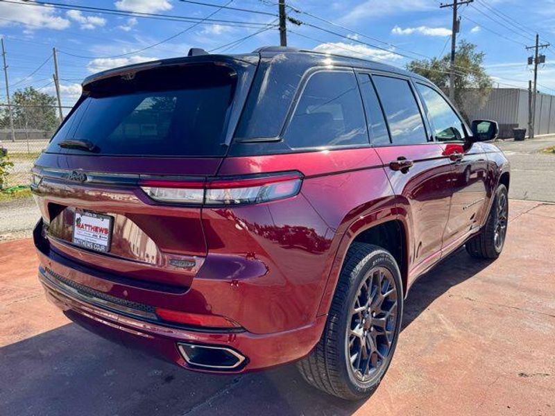 New 2025 Jeep Grand Cherokee Summit Reserve 4x4Image 5