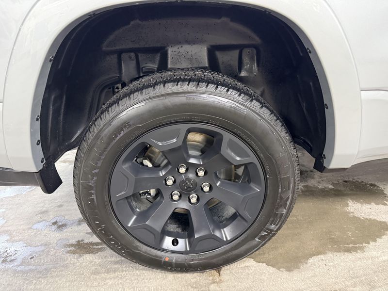 New 2027 RAM 1500 Big Horn Crew Cab 4x4 5