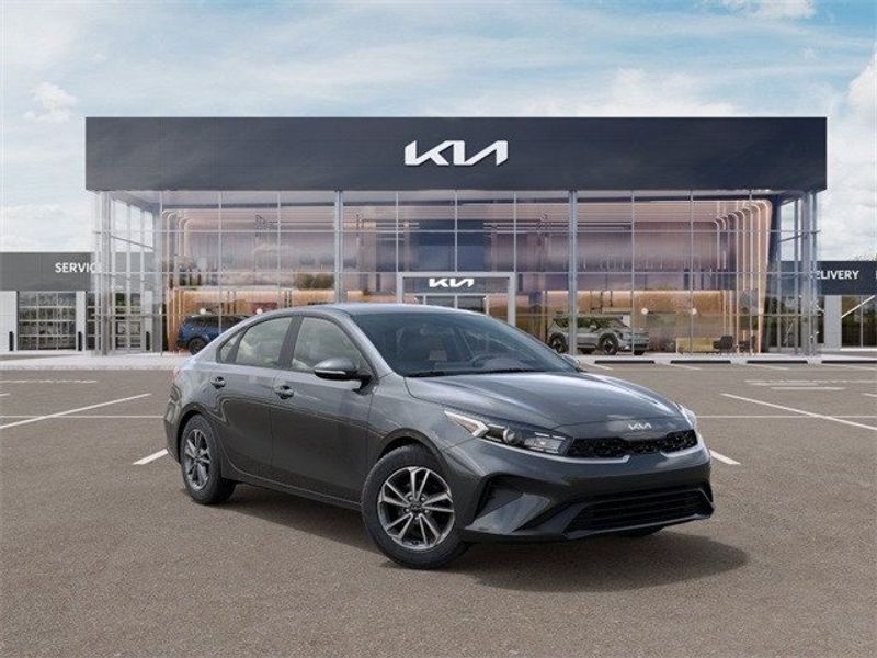 2024 Kia Forte LXSImage 8