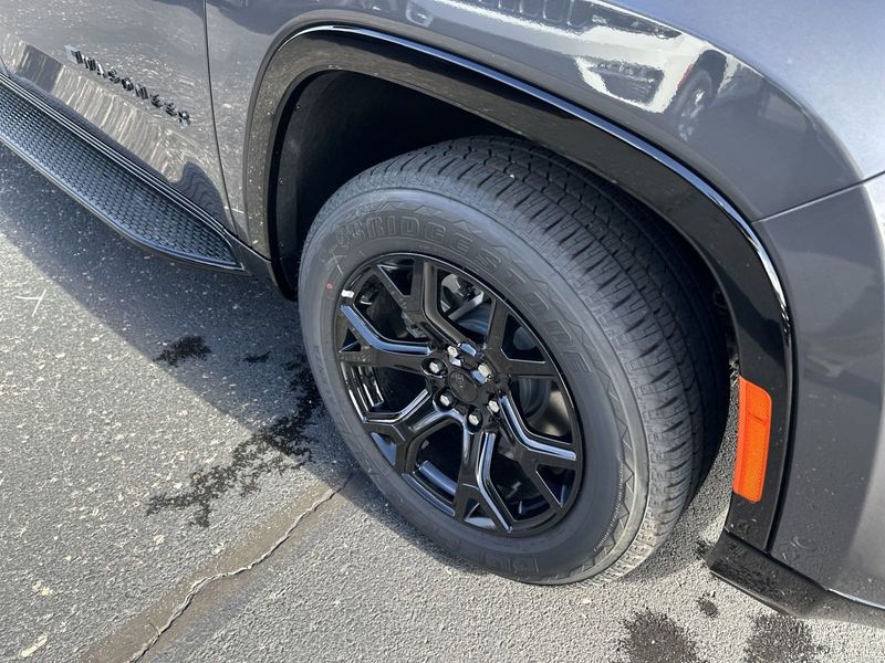 2023 Wagoneer L Carbide 4X4Image 4