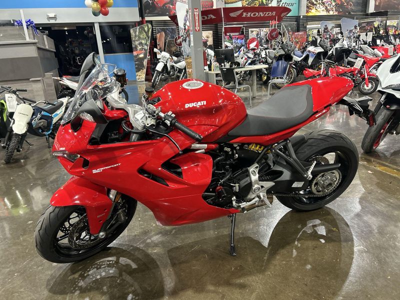 Used 2024 Ducati SUPERSPORT 950 Image 20