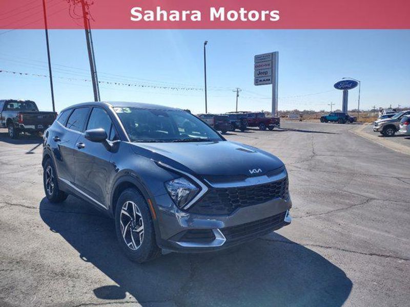 2023 Kia Sportage LX photo 4