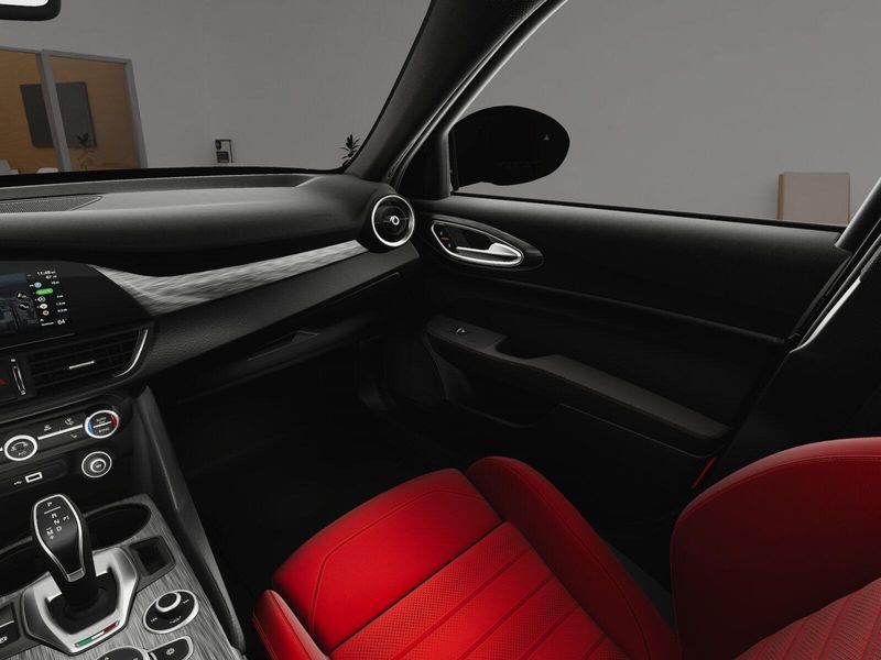 New 2025 Alfa Romeo Giulia RwdImage 35