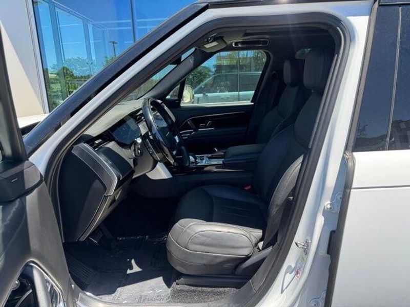 2023 Land Rover Range Rover SE