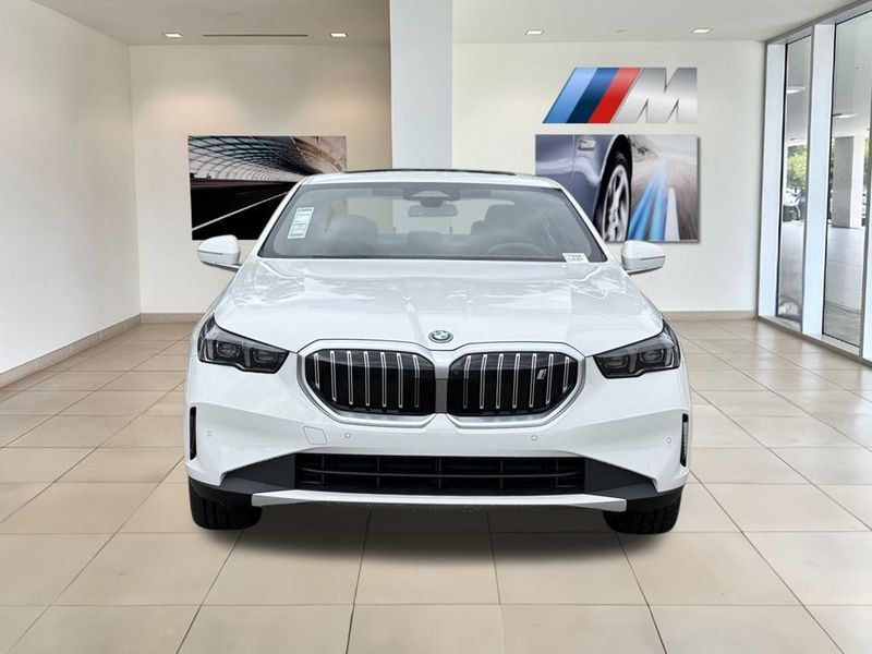 2025 BMW i5 eDrive40Image 3