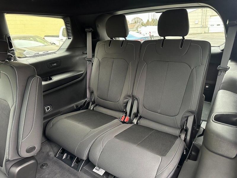 2025 Jeep Grand Cherokee L Laredo X 4x4Image 14