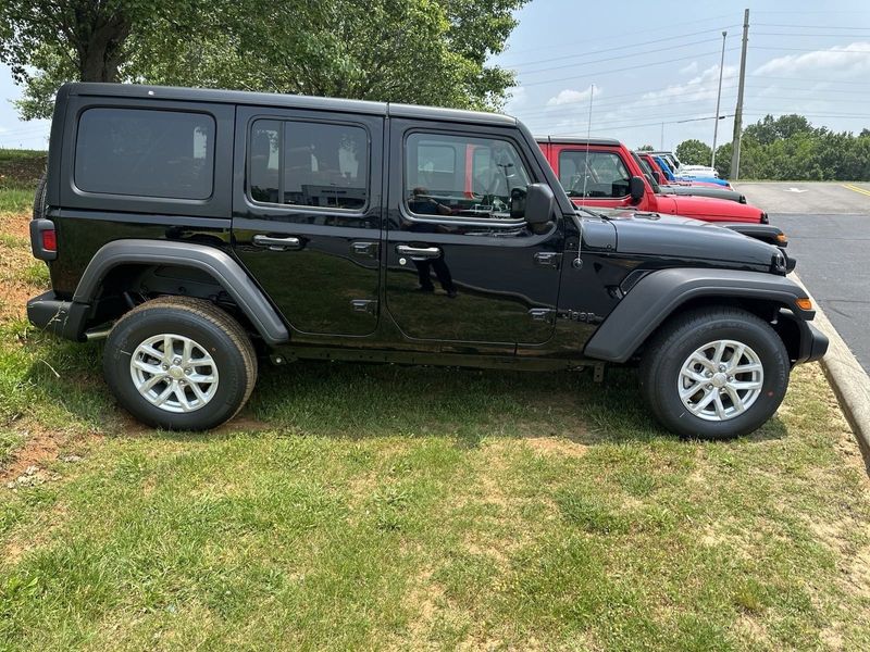 2023 Jeep Wrangler 4-door Sport S 4x4Image 4