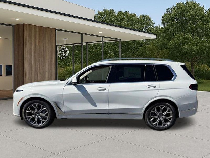 New 2026 BMW X7 xDrive40iImage 13