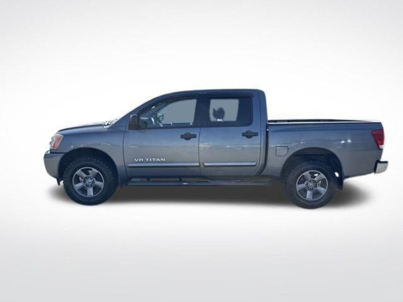 2014 Nissan Titan SV
