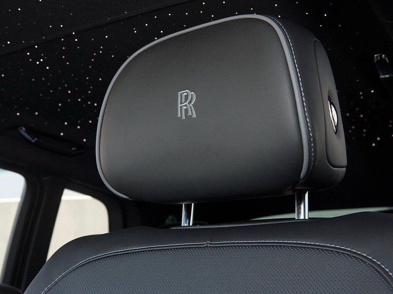 New 2026 Rolls-Royce Cullinan Black BadgeImage 13