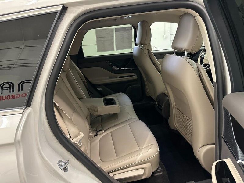 2022 Lincoln Corsair StandardImage 28