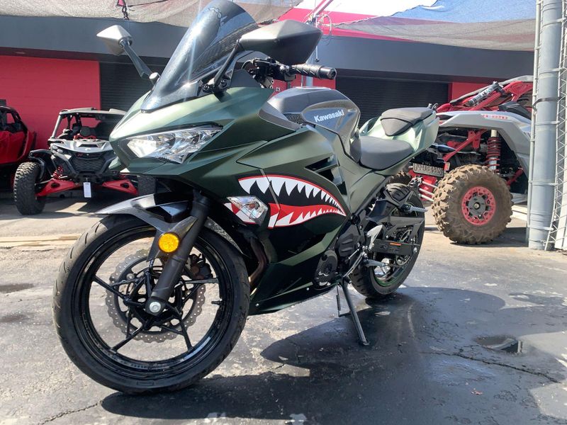 Used 2023 Kawasaki Ninja 400 Base Image 14